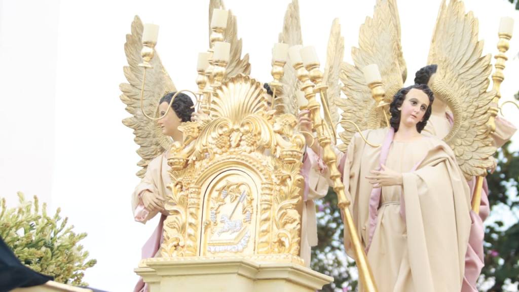 Virgen de la Soledad lleva bendición en el Sábado de Gloria | Álex Meoño