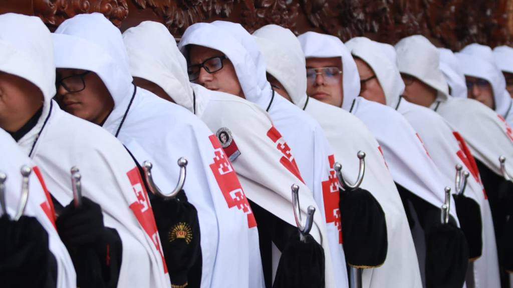 Virgen de la Soledad lleva bendición en el Sábado de Gloria | Álex Meoño