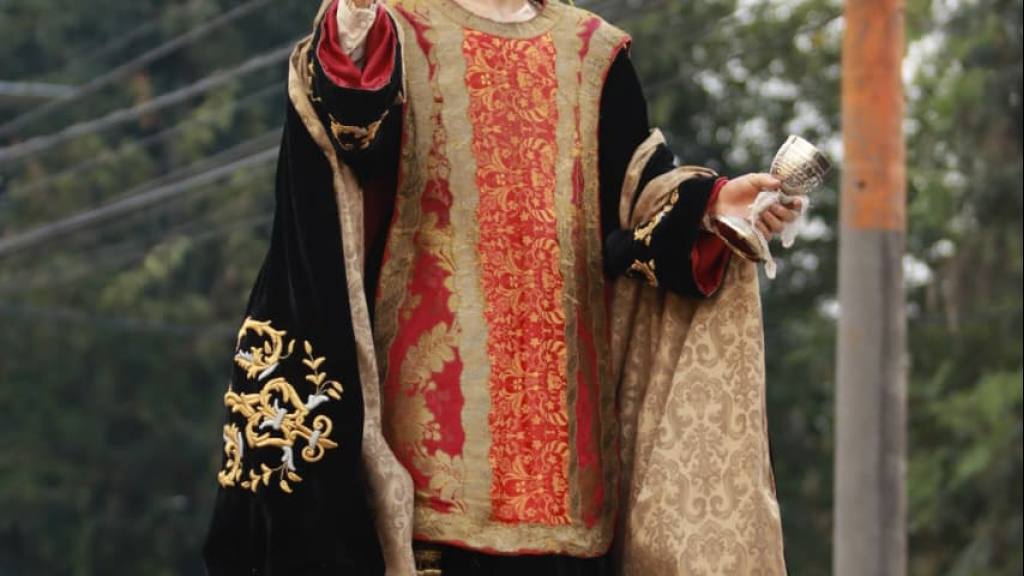 Virgen de la Soledad lleva bendición en el Sábado de Gloria | Álex Meoño