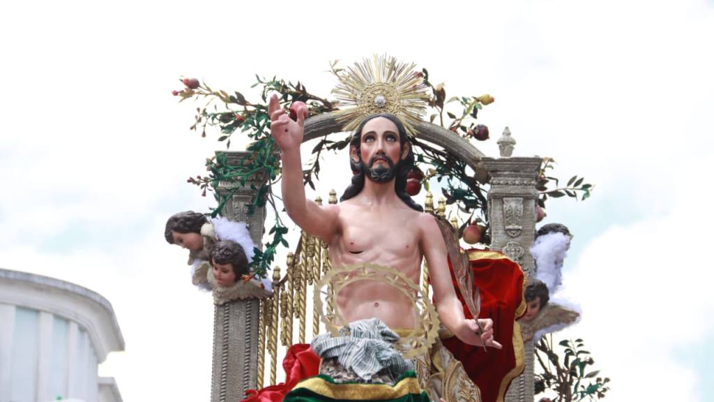 Procesión de Jesús Resucitado alegra las calles de la zona 1 | Alex Meoño