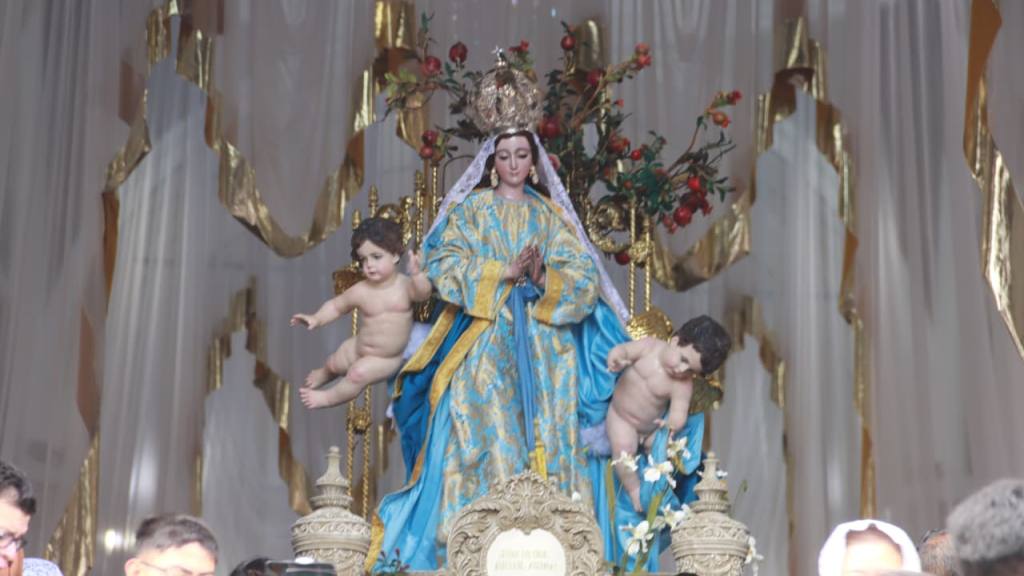 Procesión de Jesús Resucitado alegra las calles de la zona 1 | Alex Meoño