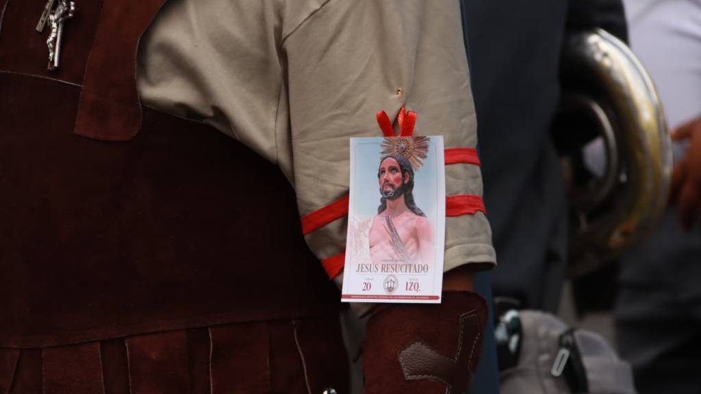 Procesión de Jesús Resucitado alegra las calles de la zona 1 | Alex Meoño