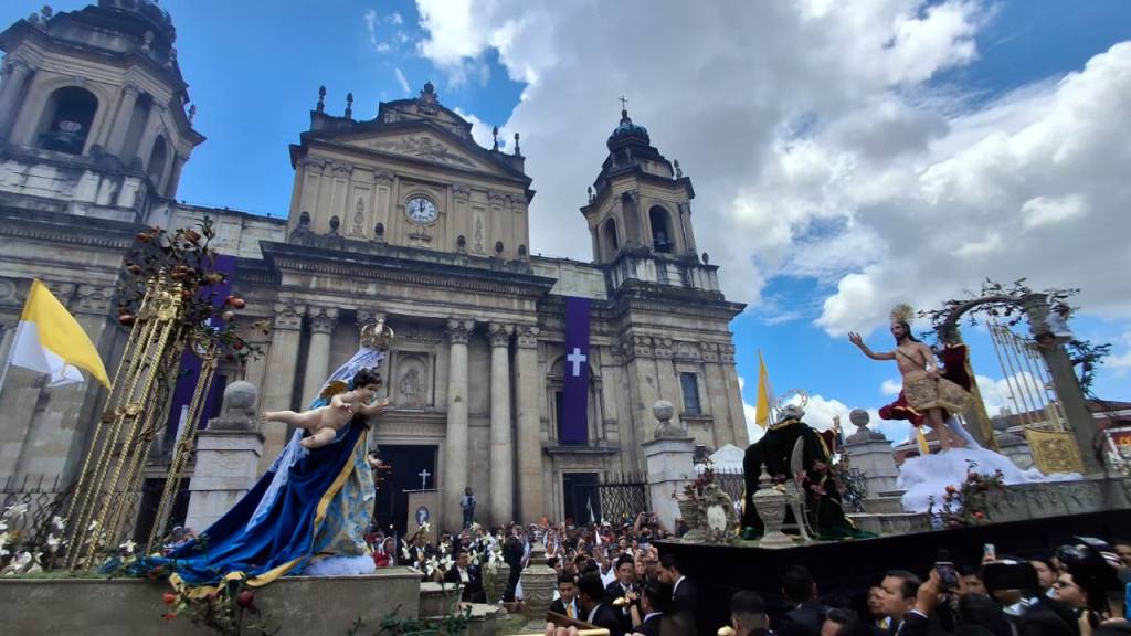Aplauden encuentro de Jesús Resucitado y de la Virgen de la Alegría | Alex Meoño