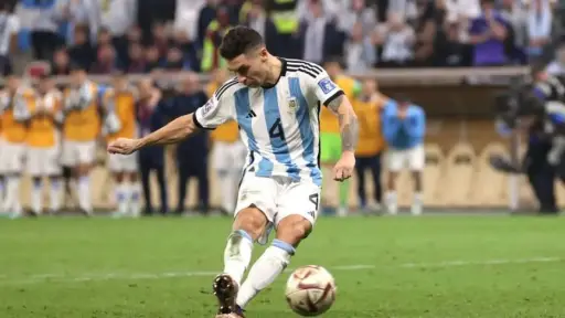 Lucien Laurent y Gonzalo Montiel, el primero y último gol en Mundiales