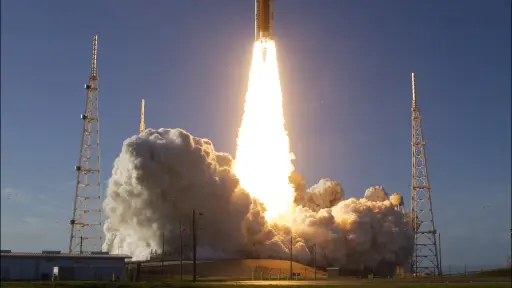 La misión Artemis II sigue su curso pese a experimentar un problema con el inodoro