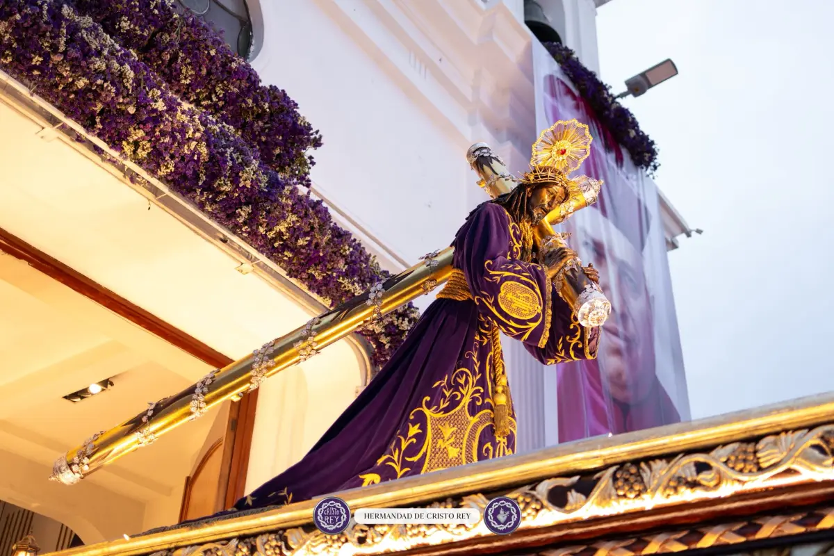 Salida del Cortejo Procesional de Jesús Nazareno Candelaria , Hermandad de Cristo Rey