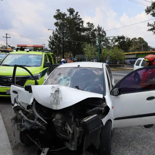 Bomberos establecieron que el conductor ya no contaba con signos vitales.  ,Foto Bomberos Municipales