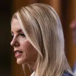 Trump destituye a la fiscal general, Pam Bondit