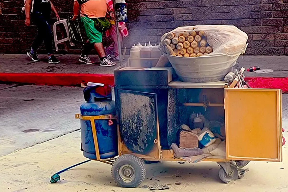 Se incendia venta móvil de elotes, X