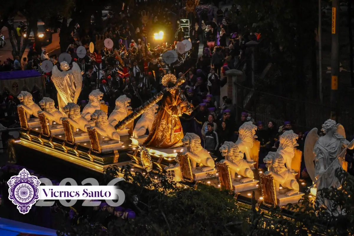 La imgen de Jesús de la Merced a su paso por el Parque Jocotenango., Foto Asociación de Devotos Jesús de La Merced y Santísima Virgen de Dolores