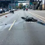 Motorista muere al chocar contra postet