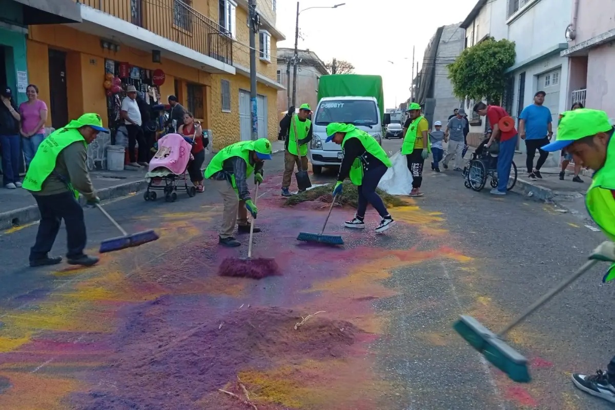 Limpia y verde realiza limpieza de miles de alfombras, Municipalidad de Guatemala