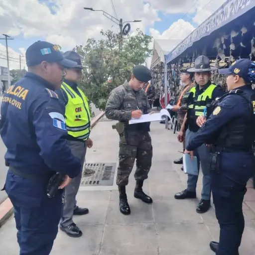 Equipos interinstitucionales mantienen operativos en carreteras durante la Semana Santa 2026. ,Provial