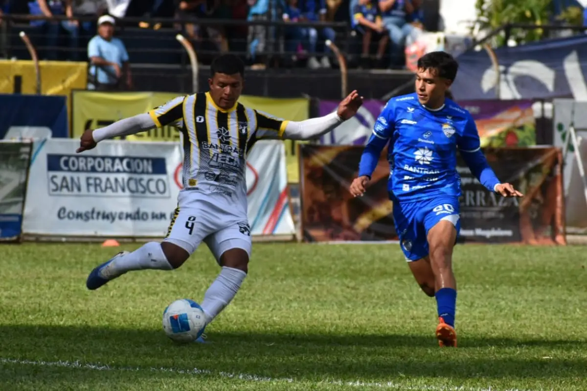 Cobán Imperial vs. Aurora 