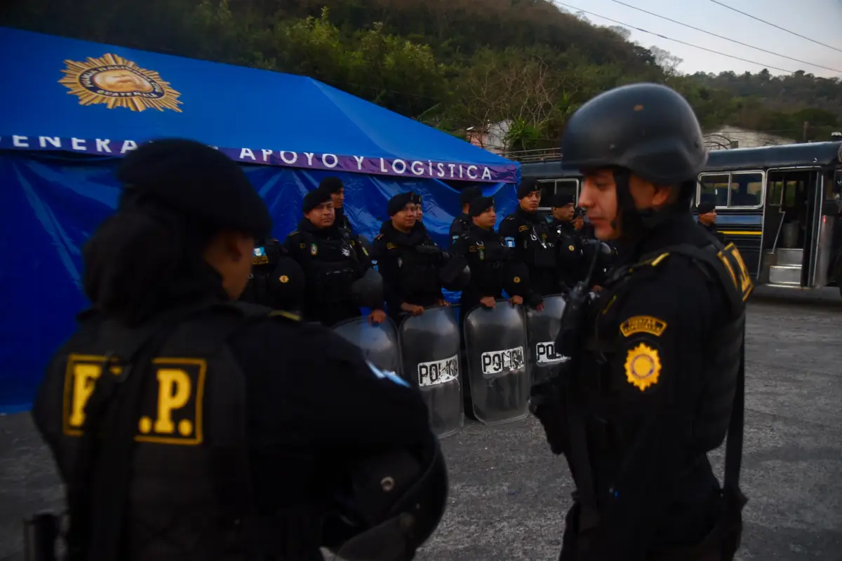 Personal de la PNC resguarda Antigua Guatemala en el marco de la elección de rector de la Usac., Omar Solís/Emisoras Unidas