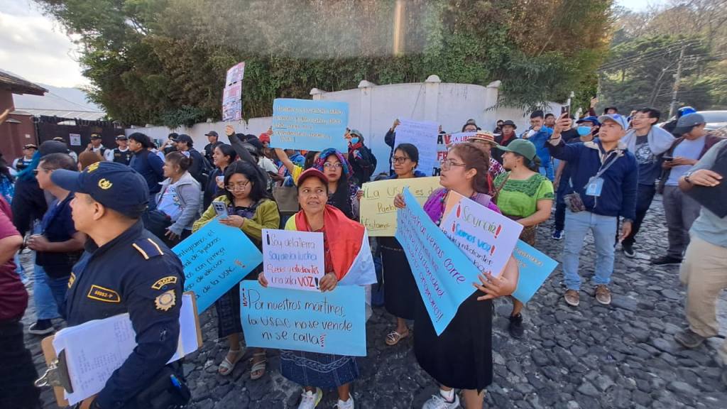 Manifestaciones en Antigua Guatemala por elección del rector de Usac | Omar Solís/Emisoras Unidas