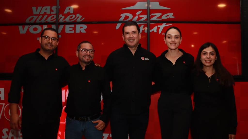 Pizza Hut lanza su campaña  | Alejandro Meoño