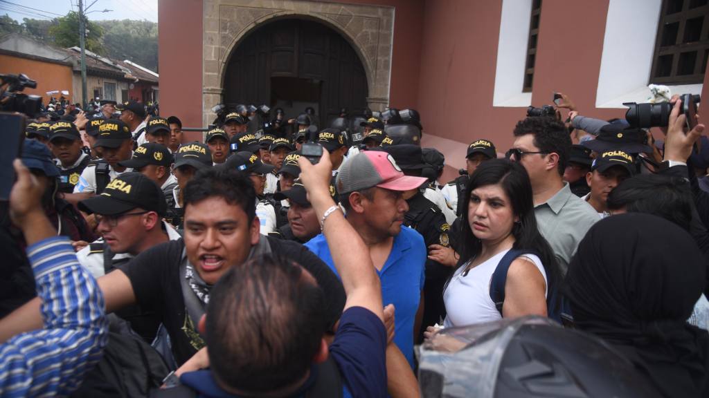 Protestas en Antigua Guatemala por elección de rector de Usac | Omar Solís/EU