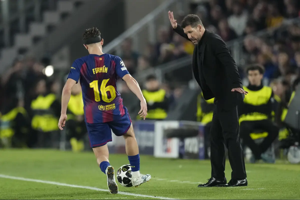 Diego Simeone durante el duelo ante Barcelona 