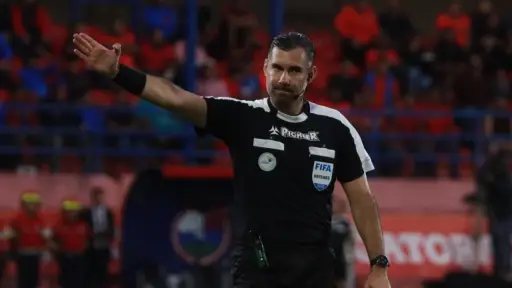 Árbitro Mario Escobar queda fuera del Mundial 2026