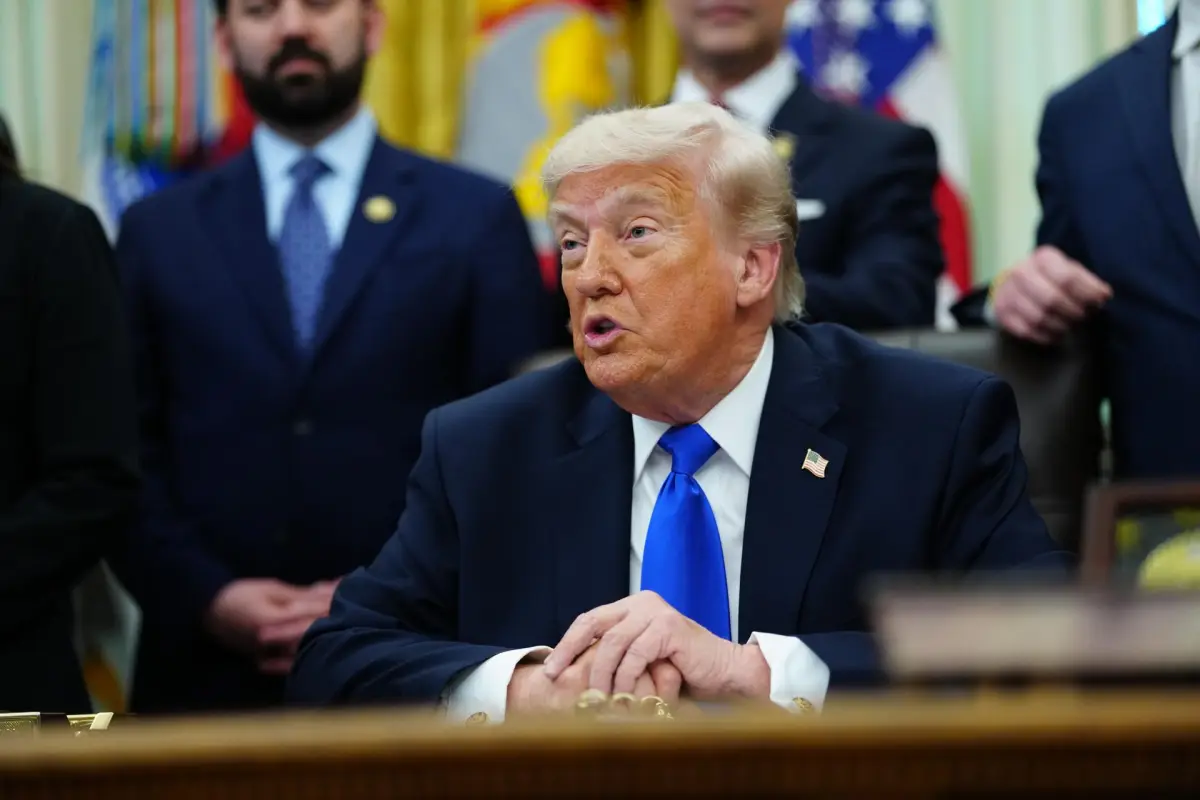 Trump advierte que podría retirar sus tropas de España e Italia, EFE