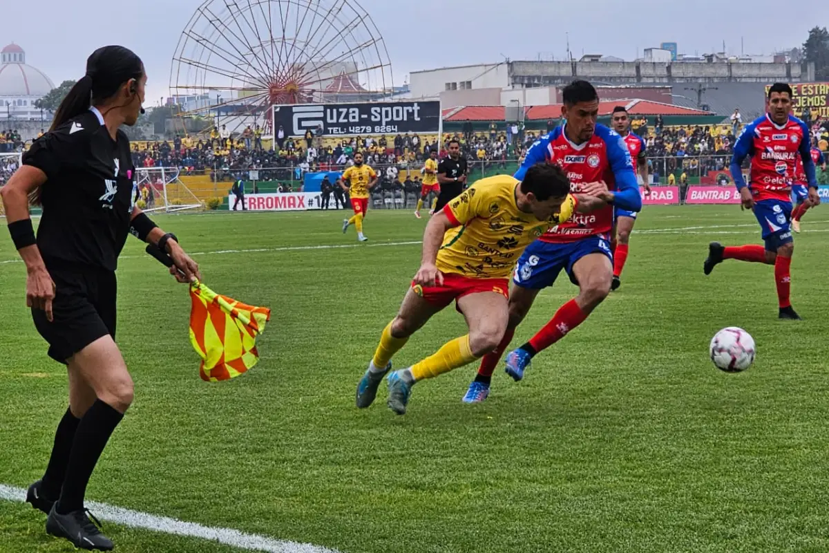 Acción del Marquense vs. Xelajú por cuartos de final de ida del Clausura 2026 