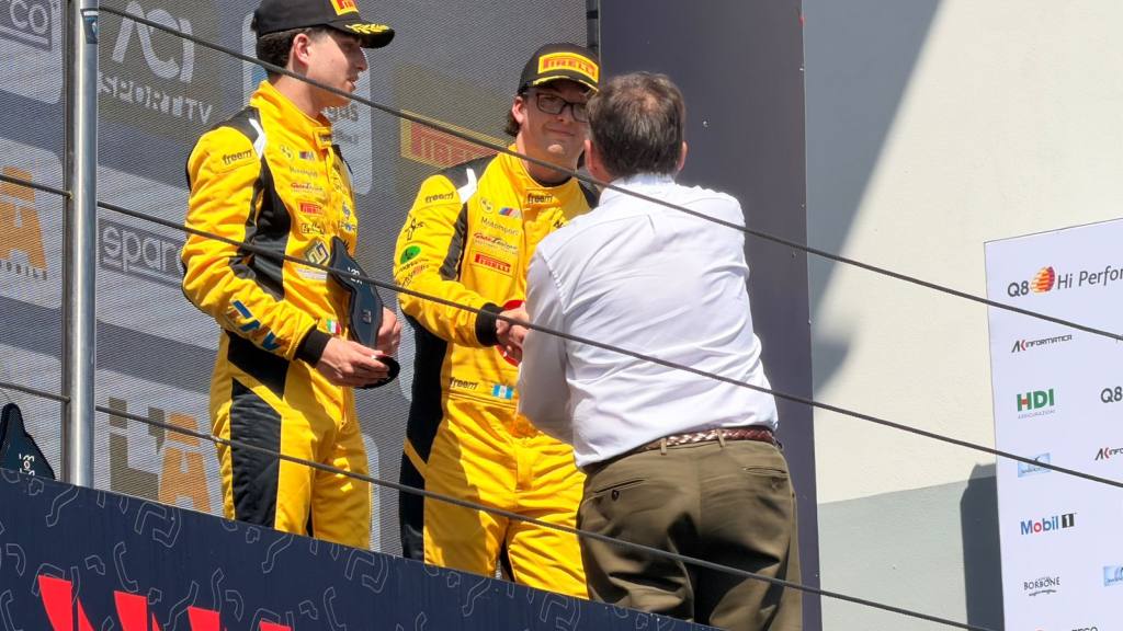 El piloto guatemalteco Ian Rodríguez logra podio en el Campeonato Italiano GT Sprint GT3 en Imola  | Cortesía