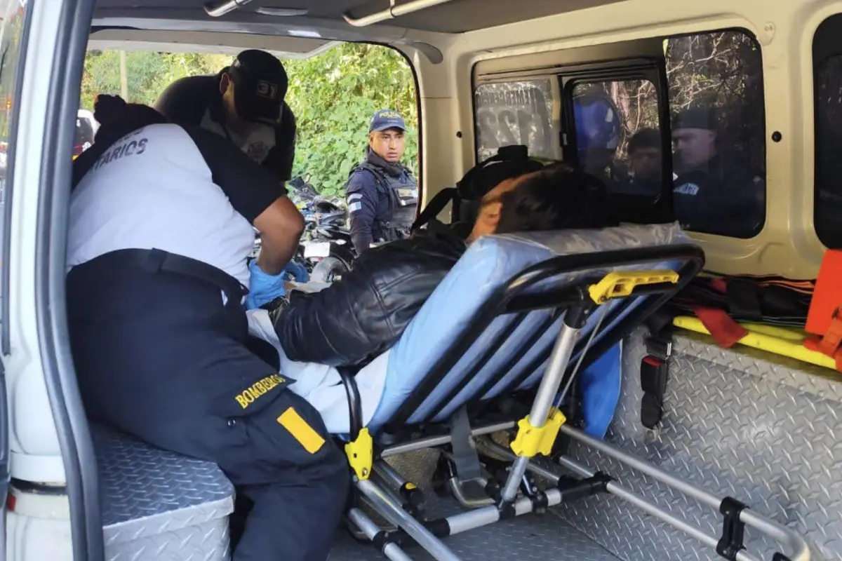 Hombre resulta herido de bala tras intento de robo de motocicleta en Villa Nueva, PMT de Villa Nueva. 