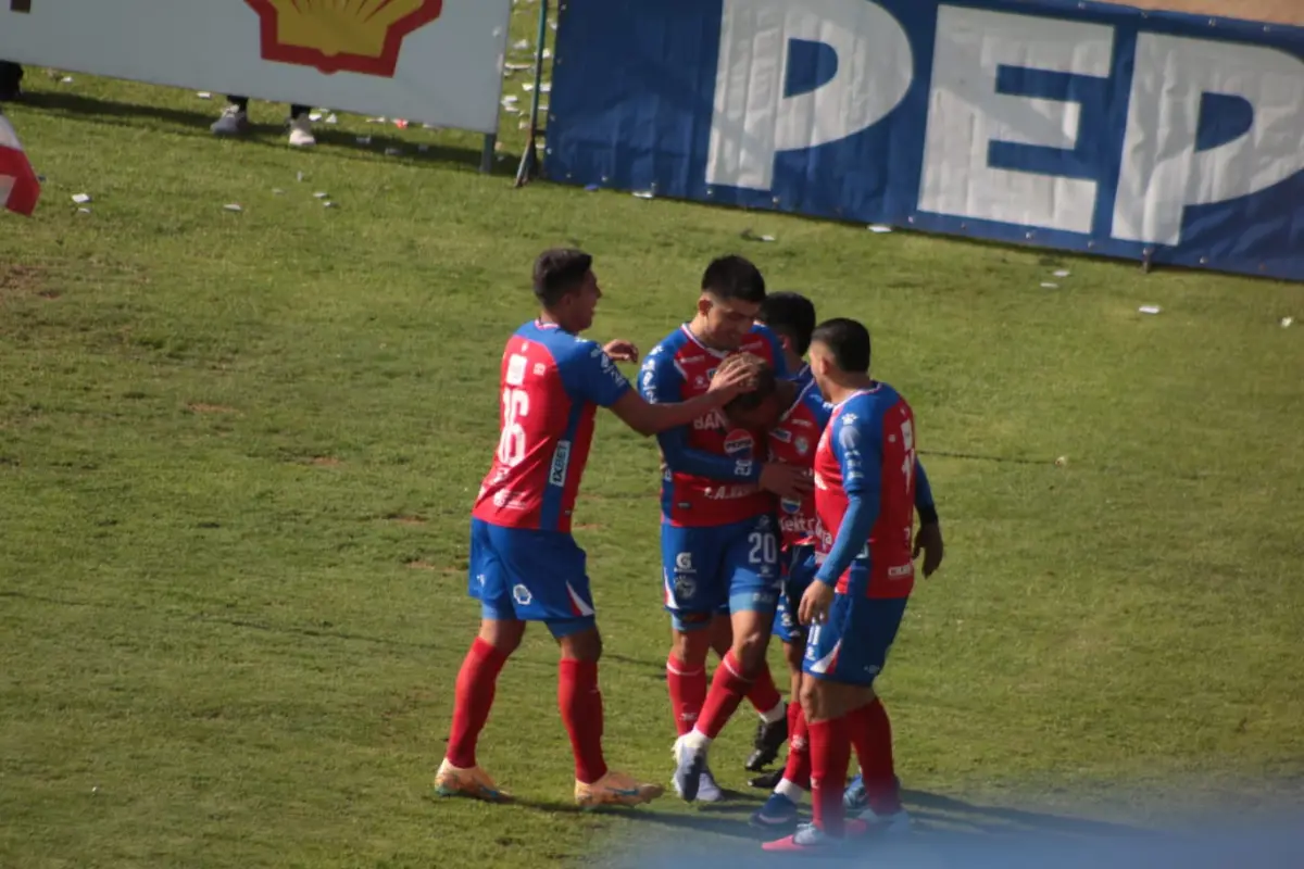 Celebración de Xelajú MC ante Cobán - Willber Colloy