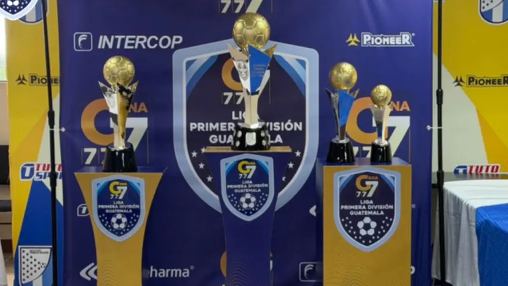 Trofeos de campeón y subcampeón de la Primera División - Primera División