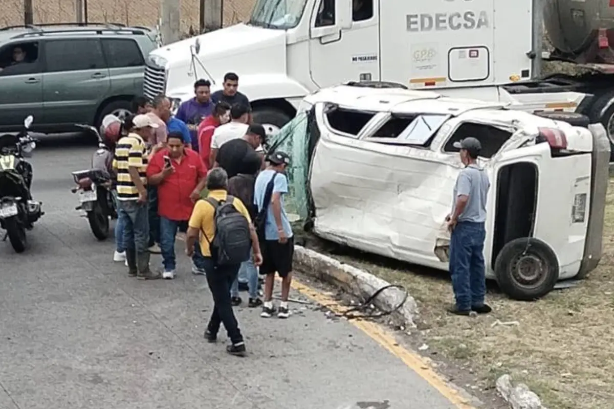 Video muestra choque tras maniobra repentina., Redes sociales.