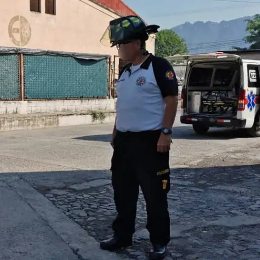 El cuerpo fue abandonado en la vía pública en un sector de Amatitlán. ,Bomberos Voluntarios