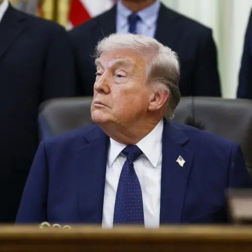 Donald Trump se refiere al tema de que Italia sustituya a Irán 