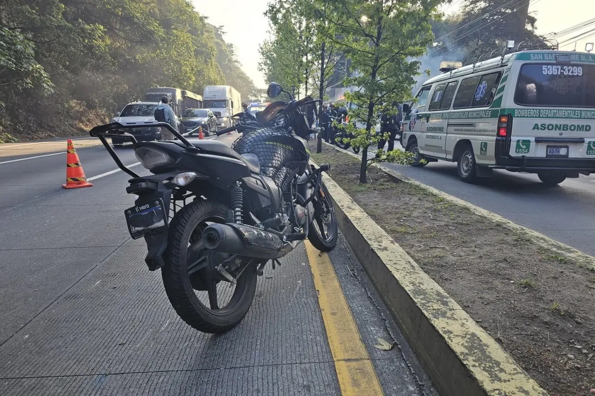 Bomberos Municipales Departamentales reportaron que uno de los accidentes ocurrió en la ruta Interamericana., Bomberos Municipales Departamentales. 