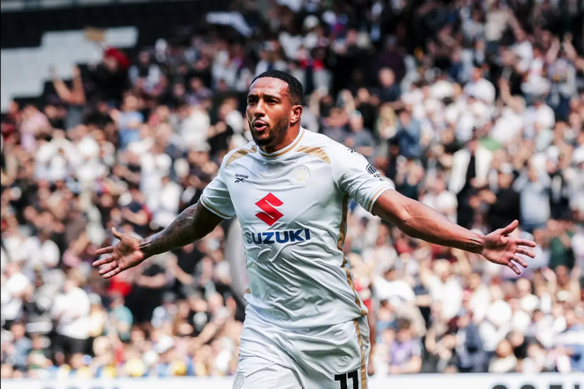 Nathaniel Méndez-Laing anotó en el ascenso del MK Dons a la League One - MK Dons