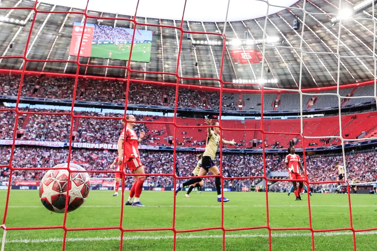 Bayern y Barcelona igualan en semifinal de ida de Champions League femenina 