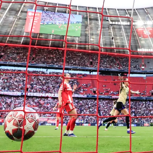 Bayern y Barcelona igualan en semifinal de ida de Champions League femenina 