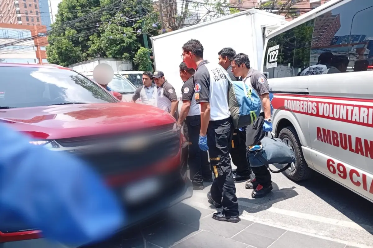 Ataque armado en zona 10., Bomberos Voluntarios. 