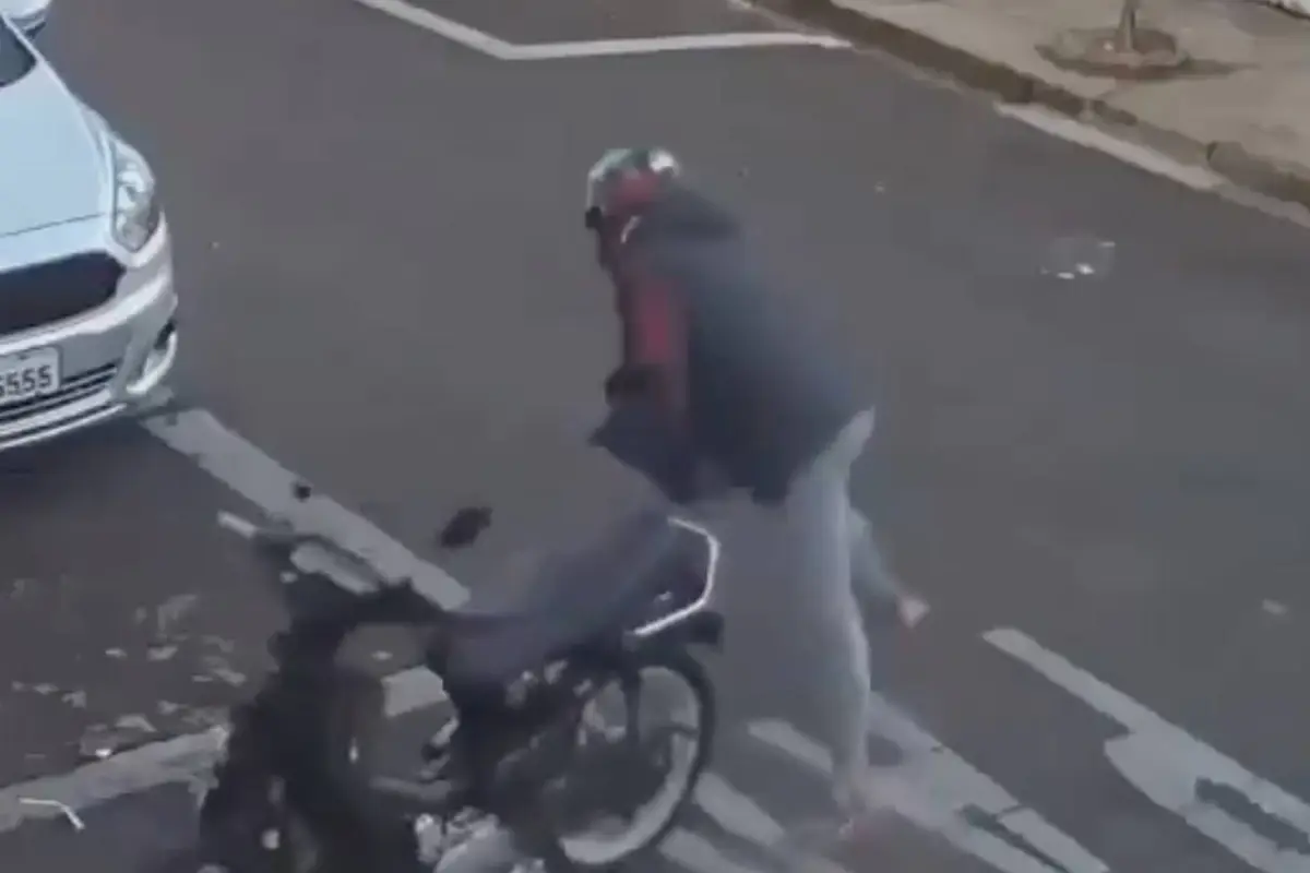 Motoladrón que termina baleado y atropellado., Captura de pantalla video de X.