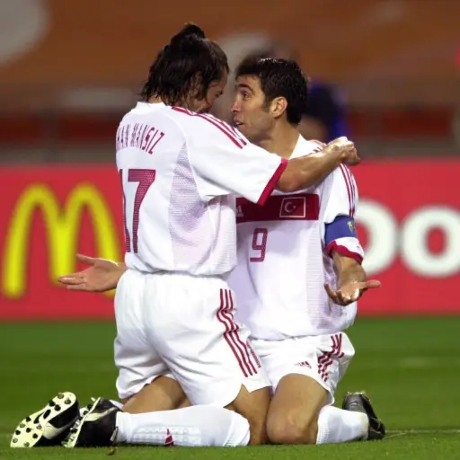 Hakan ^ükür, anotador del gol más rápido en la historia de la Copa del Mundo - FIFA