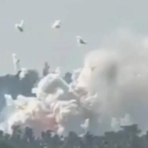 Explosión en fábrica de fuegos artificiales en la India ,Captura de pantalla de la red social X