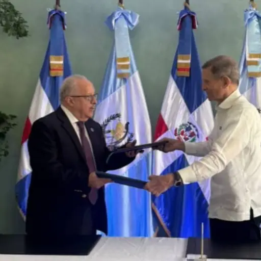 El instrumento fue suscrito por el canciller dominicano, Roberto Álvarez, y su homólogo guatemalteco, Carlos Martínez Alvarado. ,Captura de pantalla