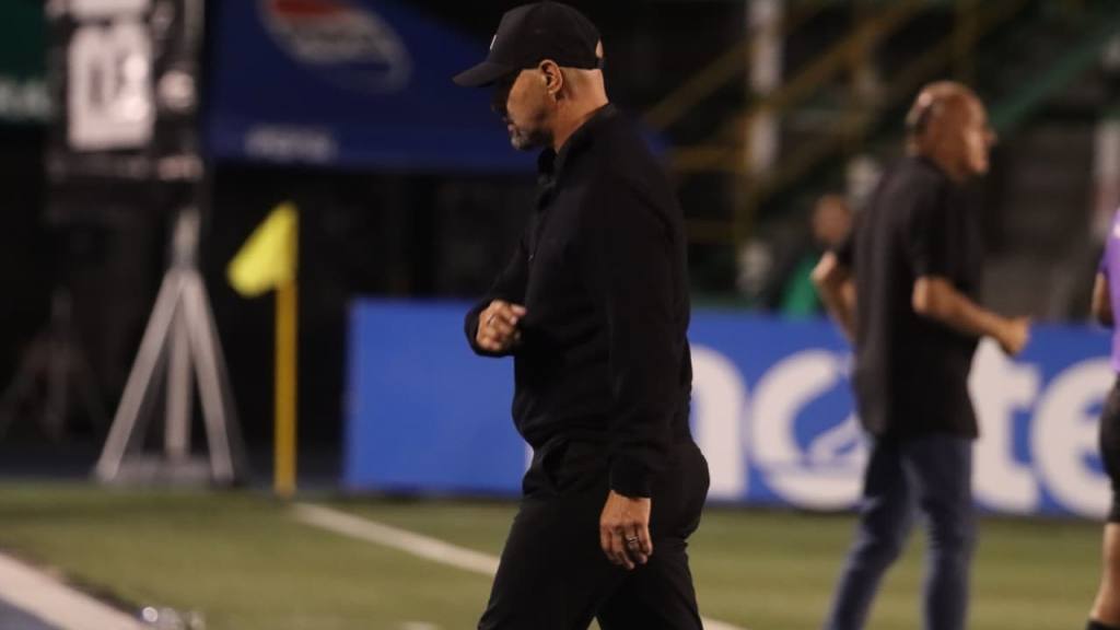 Marco Antonio Figueroa, técnico de Comunicaciones | Alex Meoño