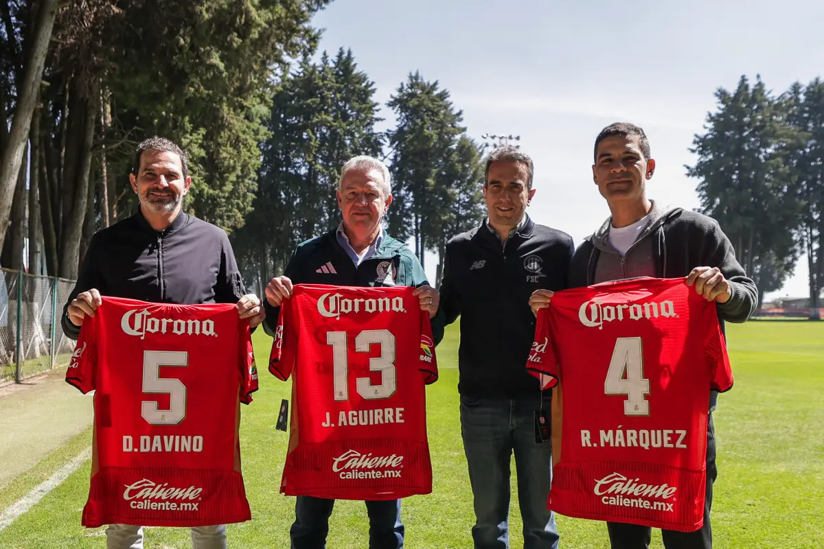 Duilio Davino, Javier Aguirre y Rafa Márquez en las instalaciones del Toluca - Selección de México