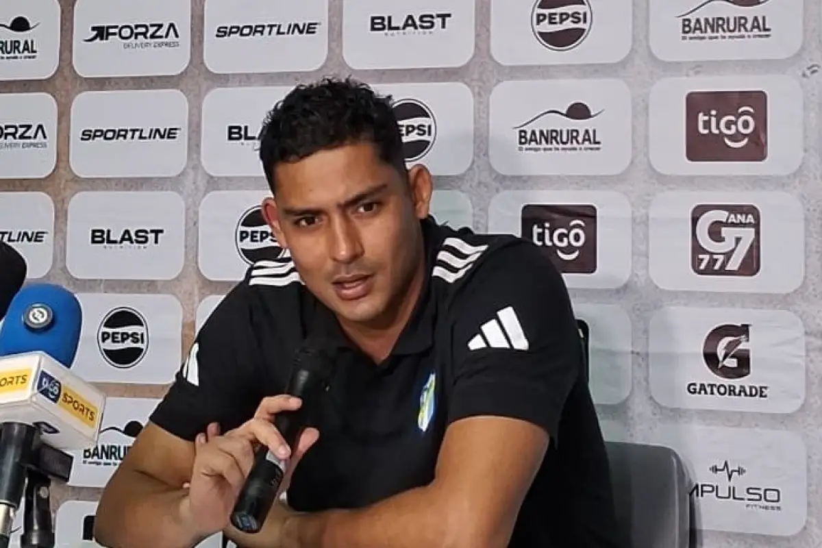 Fredy Pérez, portero de Comunicaciones - Alex Meoño