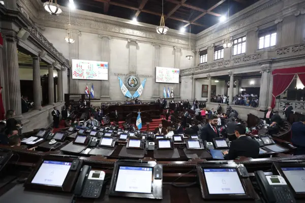Presidente del Banguat insta al Congreso a aprobar Ley Antilavado