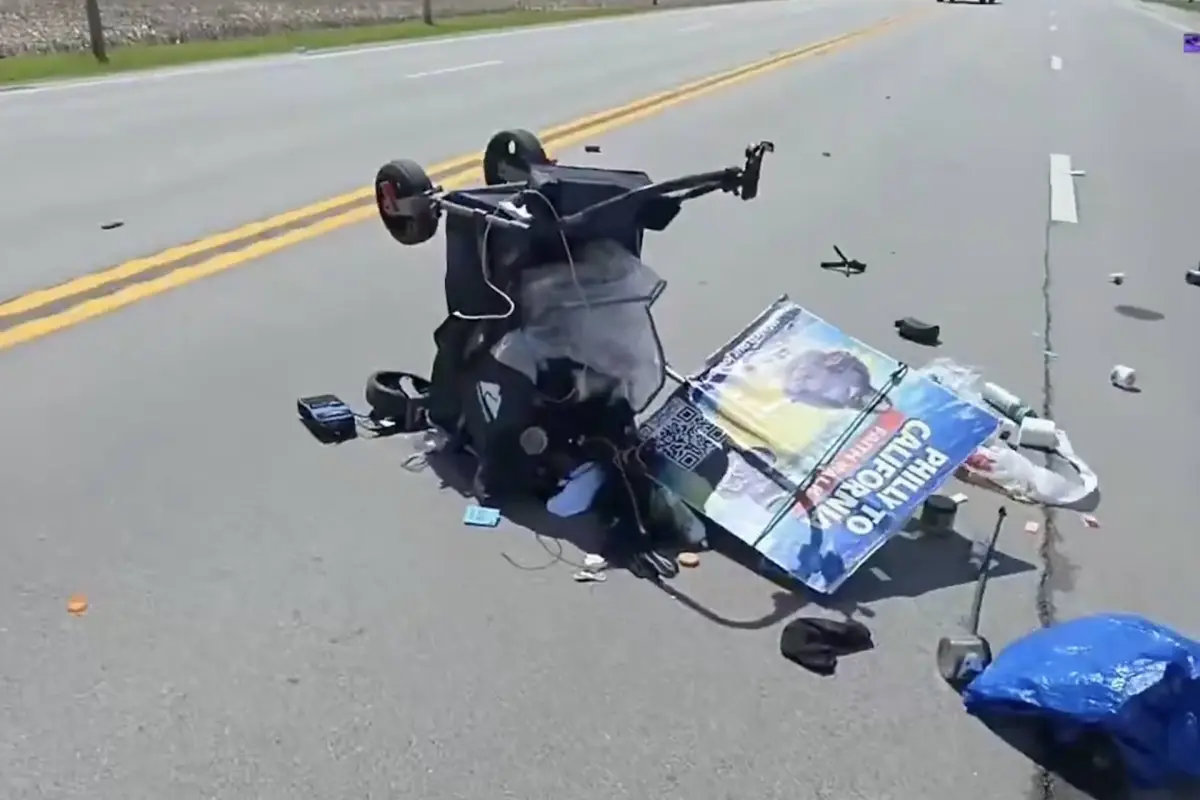 Así fue el momento exacto en que influencer es atropellado durante stream., Captura de pantalla video de X.