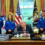 VIDEO: Trump recibe a los astronautas de la misión Artemis IIt