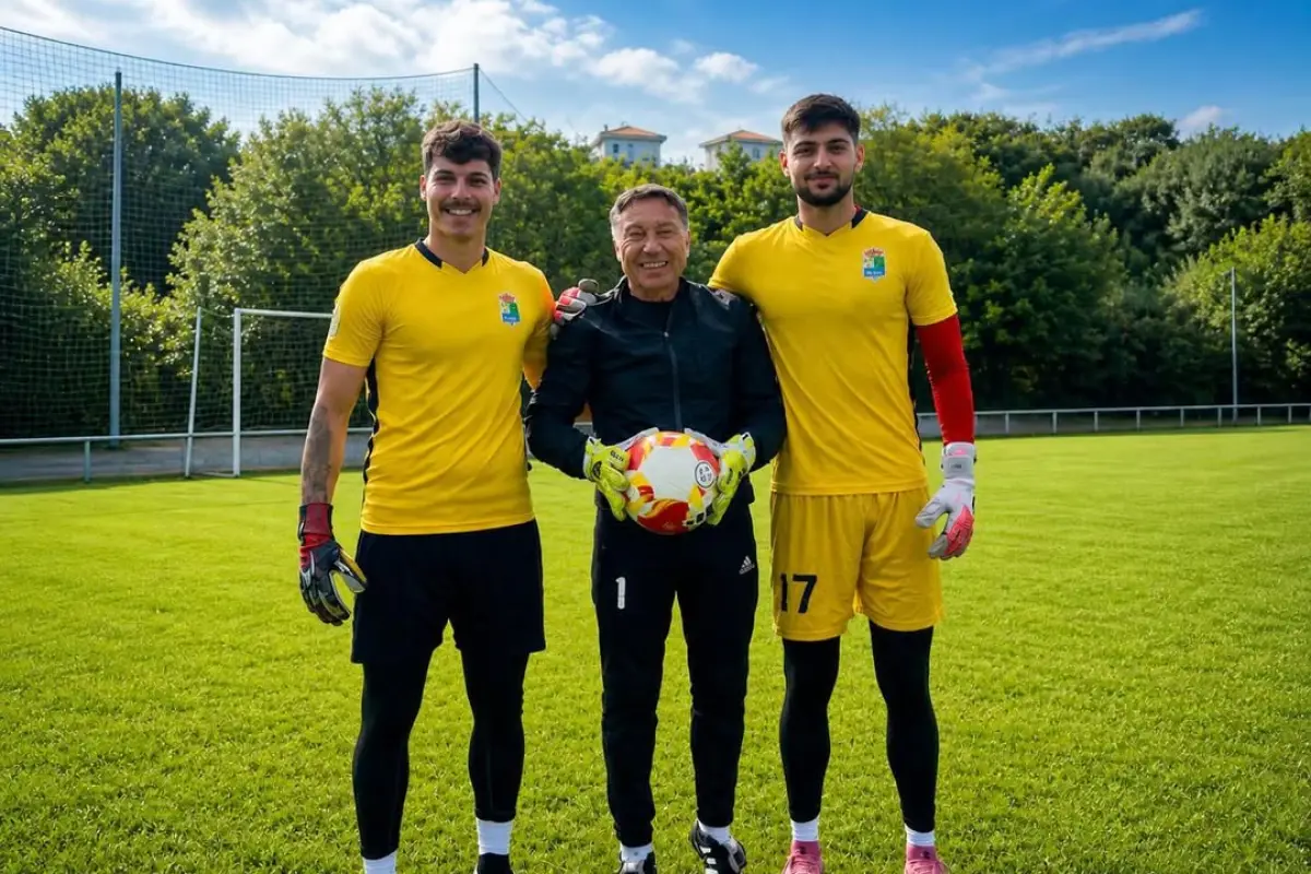 Ángel Mateos salió del retiro y volvió a jugar futbol con 70 años - instagram @cdcolunga