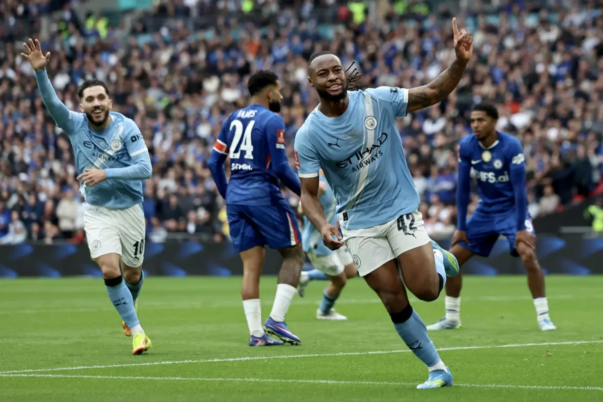 Antoine Semenyo le dio el título de la FA Cup al Manchester City - EFE